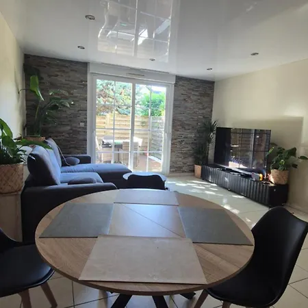 Maison Chaleureuse Avec Exterieur Calme Prázdninový dům *